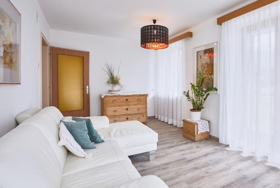 Apartmenthaus Haringer Novacella Ngoại thất bức ảnh
